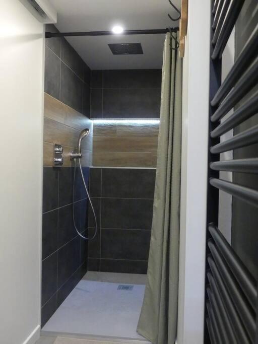 La Taniere Des Oursons Apartment เอย์วายล์ ภายนอก รูปภาพ
