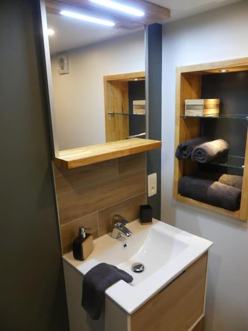 La Taniere Des Oursons Apartment เอย์วายล์ ภายนอก รูปภาพ
